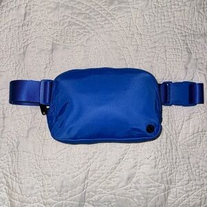 LULULEMON BELT BAG 1L - ROYAL BLUE - LIKE NEW